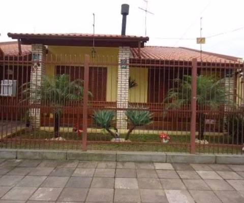 Casa para Venda - 200m², 3 dormitórios, 2 vagas - Piratini