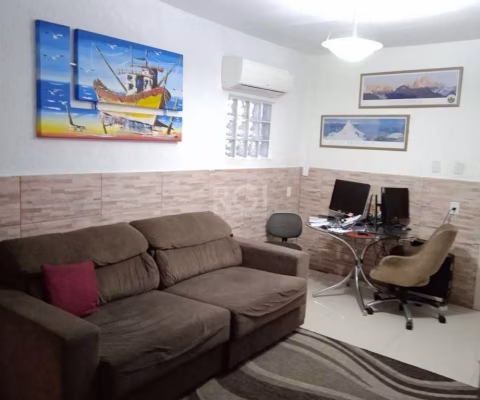 Casa para Venda - 140m², 5 dormitórios, 2 vagas - Cavalhada, Porto Alegre
