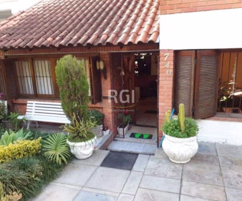 Casa para Venda - 365m², 3 dormitórios, sendo 1 suites, 2 vagas - São Caetano