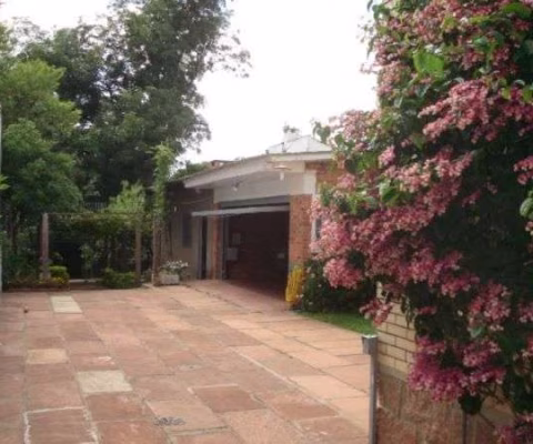Casa para Venda - 280m², 3 dormitórios, sendo 1 suites, 2 vagas - Medianeira