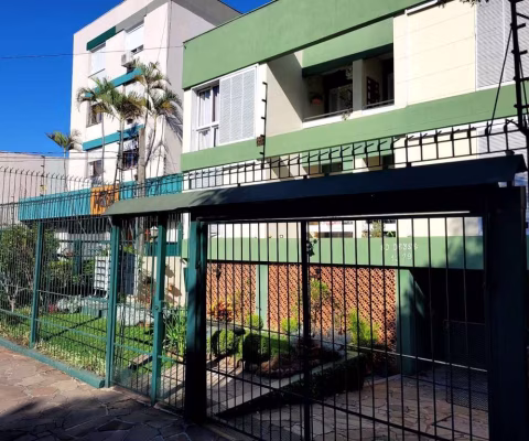 Apartamento com 02 Quartos na Av. Vicente da Fontoura, no Bairro Santana