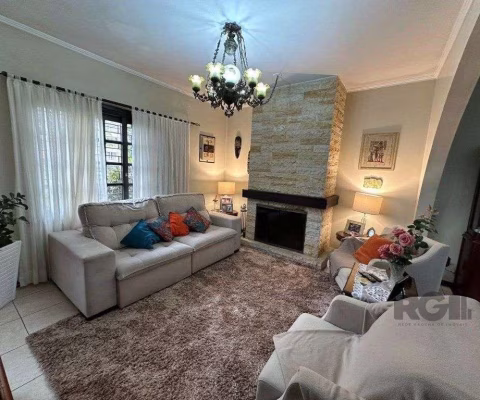 Vende-se ampla casa 3 quartos com hidro, 2 vagas, living com ladeira e salão de festas com churrasqueira - 260m² - Medianeira