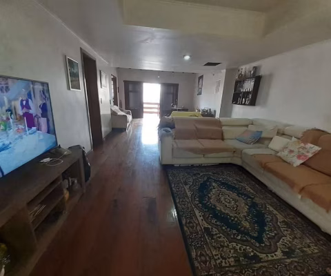 Casa Residencial Semimobiliada à Venda em Porto Alegre, RS