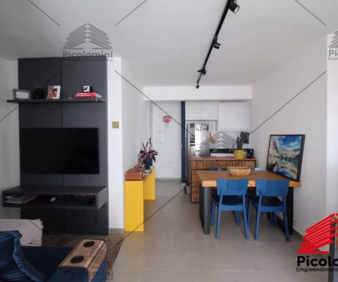 Apartamento a venda na Mooca, 67 m² com 2 quartos (1 suíte), cozinha americana, varanda grill, 2 vagas fixas, depósito, piscina, condomínio clube