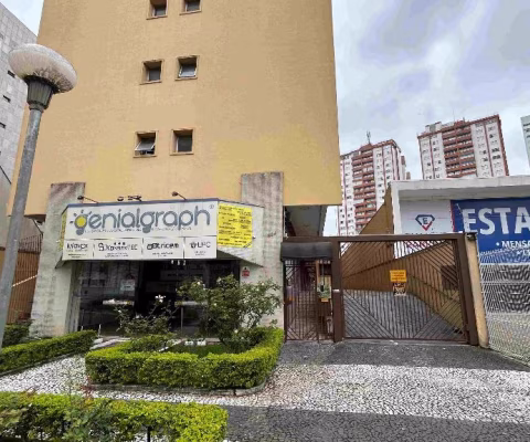 Excelente apartamento semimobiliado no Centro Cívico com 1 quarto e 1 vaga de garagem