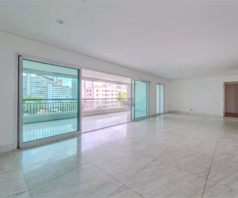 Apartamento com 3 quartos à venda ou para locação em Vila Mariana - SP