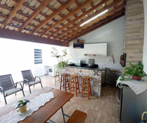 3 dormitórios, sendo 1 suíte Sala de estar, sala de jantar e cozinha integrada. Cozinha com armários Banheiro social Edícula com churrasqueira. Garagem para 2 carros. Ok para financiamento