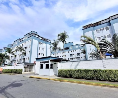 Apartamento no térreo, com 02 dormitórios sendo 1 suíte, sala de estar e jantar, cozinha, 01 bwc social e área de serviço.