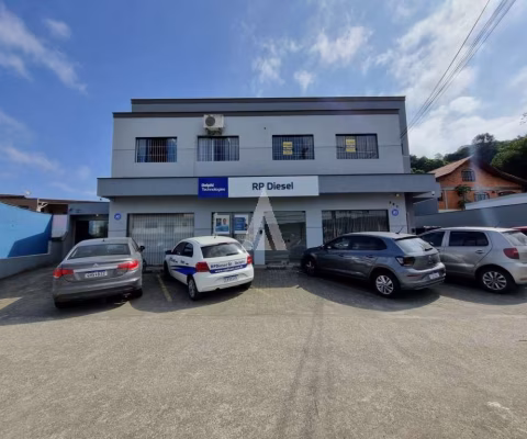 Sala para alugar, 43.00 m2 por R$1350.00  - Santo Antonio - Joinville/SC