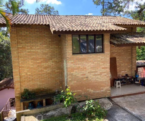 Casa com 3 dormitórios à venda, 208 m² por R$ 800.000,00 - Granja Viana - Cotia/SP