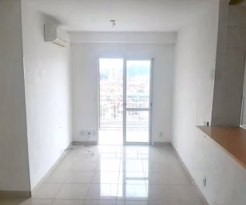 Apartamento para locação de 2 quartos frente pra rua, andar alto, com suíte e vaga suficiente no Ac