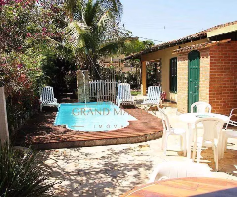 Casa à venda com 4 quartos nas Palmeiras em Cabo Frio