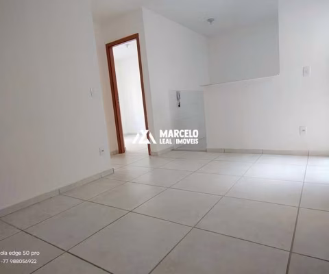 Alugo apartamento térreo com quintal,  com  2 quartos  em condomínio com complet
