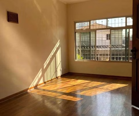 Casa à Venda com 226m², 3 dormitórios, 1 suíte, 1 sala e 4 vagas!!!