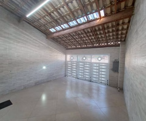 Aceita Carro e Permuta Casa Clean 4 dormitórios Churrasqueira 2 vagas.