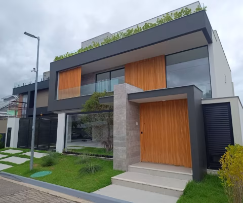 CASA TRIPLEX COM 4 SUÍTES, À VENDA NO CONDOMÍNIO SANDLAKE RESIDENCIAL, LOCALIZADO NO RECREIO DOS BANDEIRANTES COM SEGURANÇA 24 HORAS !!!