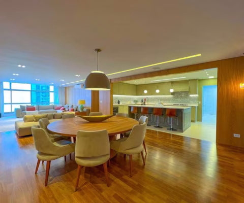Agradável apartamento tipo para venda com 3 quartos, sendo 1 suíte, 204m²