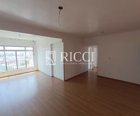 Apartamento de 2 dormitórios e dependência no Gonzaga.