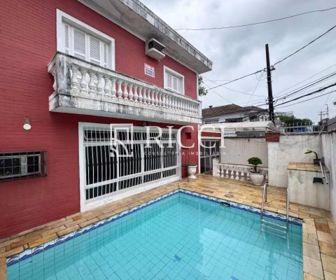 Casa à venda em Santos no Embaré