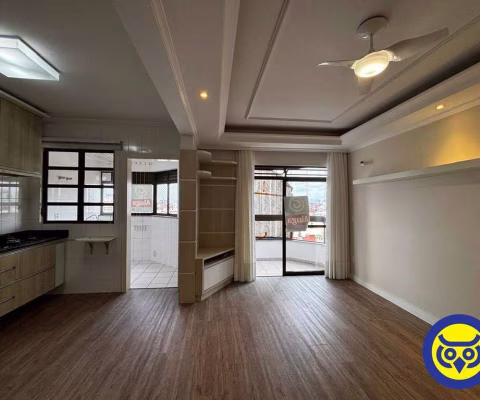 Apartamento com 03 dormitórios em Coqueiros