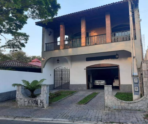 Sobrado com 3 dormitórios, 327 m² - venda por R$ 1.200.000,00 ou aluguel por R$ 9.125,41/mês - Centro - Arujá/SP