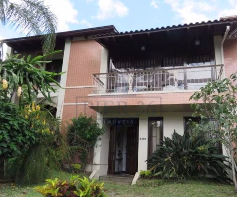 Casa com 4 quartos à venda na Rua Upamaroti, 836, Cristal, Porto Alegre