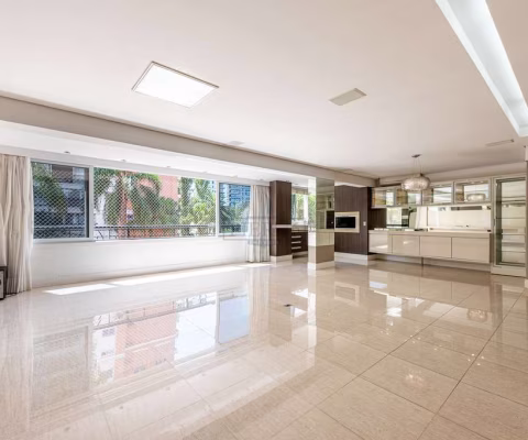 Apartamento com 3 quartos à venda na Avenida Túlio de Rose, 400, Jardim Europa, Porto Alegre