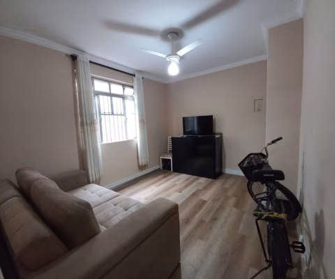 Apartamento com 2 dormitórios de frente, no 1 andar com varanda e vaga suficiente e livre, à venda, 70 m² por R$ 340.000 - Boqueirão - Santos/SP