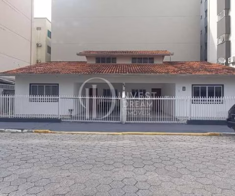 Casa 03 dormitÓrios meia praia, Meia Praia, Itapema - SC