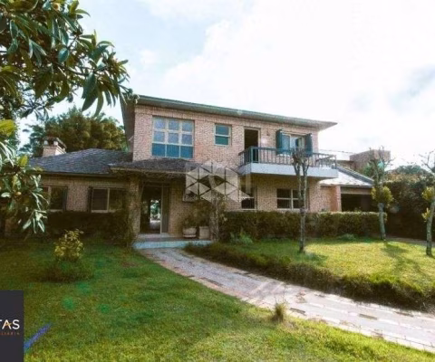 Casa para Venda - 400m², 3 dormitórios, sendo 3 suites, 10 vagas - Arquipélago