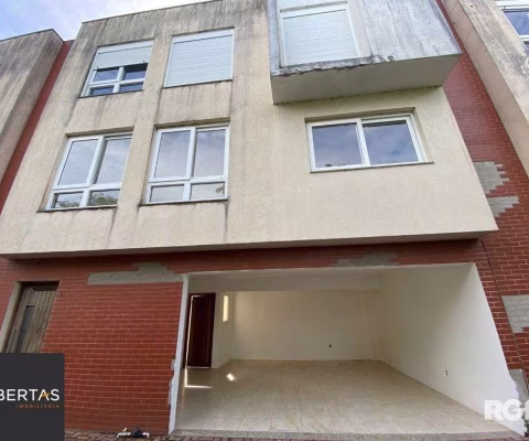 Casa em condomínio, na zona sul de Porto Alegre, desocupada e pronta para morar.