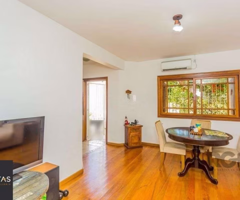Casa de 2 dormitórios no bairro Passo das Pedras