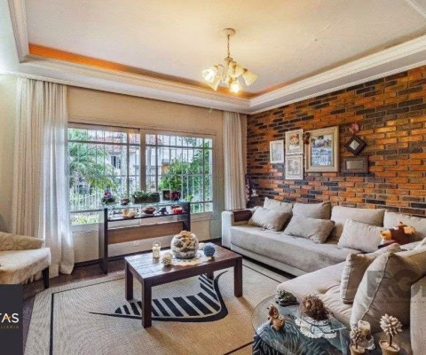 Casa de 3 dormitórios, no bairro Espírito Santo