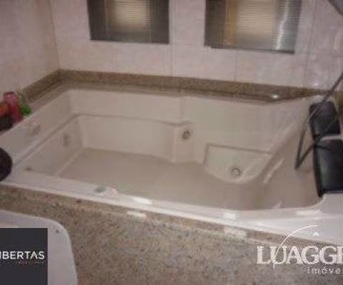 casa com 4 dormitórios, sendo uma suíte , e 530 area privativa