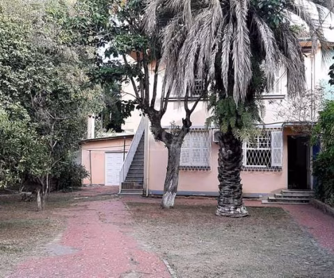 CASA EM 2 TERRENOS NO BAIRRO MEDIANEIRA