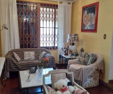 Casa 3 dormitórios, 2 suítes, 4 vagas, 257,52 m² de área privativa, no Bairro Ip