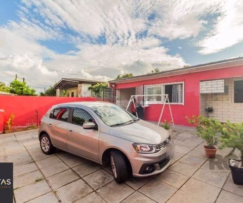 Casa de 2 dormitórios, bairro Rubem Berta