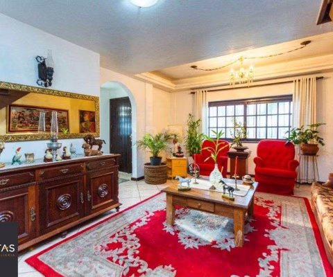 Casa para Venda - 231.27m², 3 dormitórios, sendo 1 suites, 3 vagas - Cristal