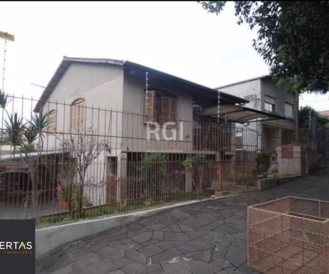 Casa para Venda - 150m², 3 dormitórios, sendo 1 suites, 5 vagas - Vila Ipiranga