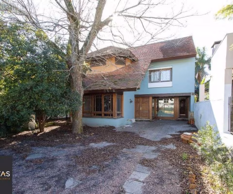 Casa para Venda - 279m², 3 dormitórios, sendo 1 suites, 2 vagas - Tristeza