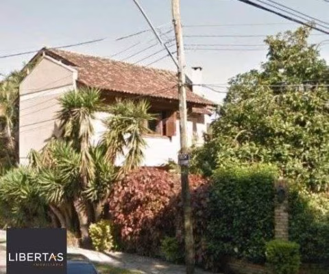 Casa para Venda - 350m², 3 dormitórios, sendo 1 suites, 6 vagas - Tristeza