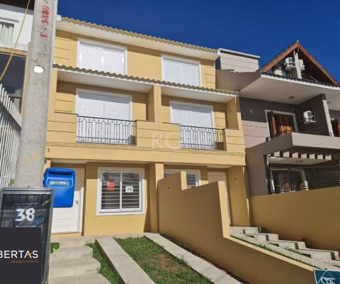 Casa para Venda - 133m², 3 dormitórios, sendo 3 suites, 1 vaga - Guarujá