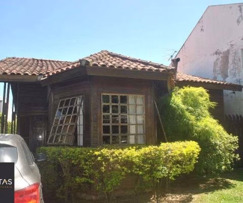 Casa para Venda - 250m², 3 dormitórios, 4 vagas - Serraria