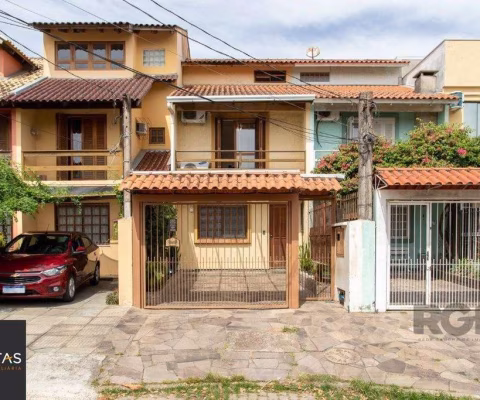 A casa possui 78m² de área construída, com um adicional de 20m²