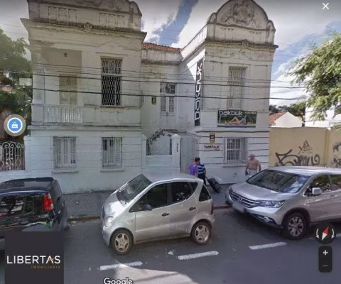 Casa para Venda - 928m², 5 dormitórios, 4 vagas - Bom Fim