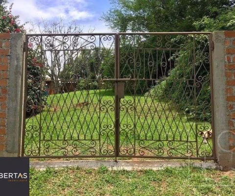 Casa para Venda - 570m², 3 dormitórios, sendo 1 suites, 2 vagas - Hípica