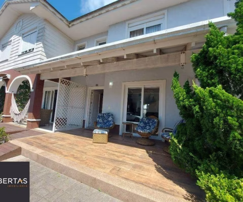 Casa em Condomínio Fechado com 3 quartos e 150m² privativos