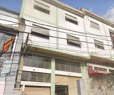 Prédio para venda  com 6 apartamentos,  12  dormitórios, 24 cômodos no total, e 4 vagas.