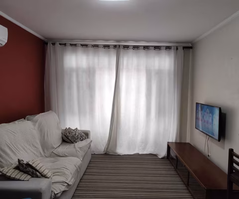 Apartamento mobiliado com 2 quartos e garagem fechada, bairro Embaré, em Santos/SP