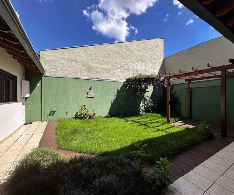 Casa à venda em Maringá, Parque Residencial Patrícia, com 4 quartos, com 249.92 m²